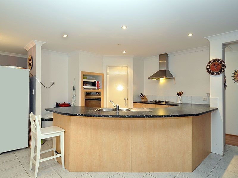 16 Ardmore Parade, Ellenbrook WA 6069