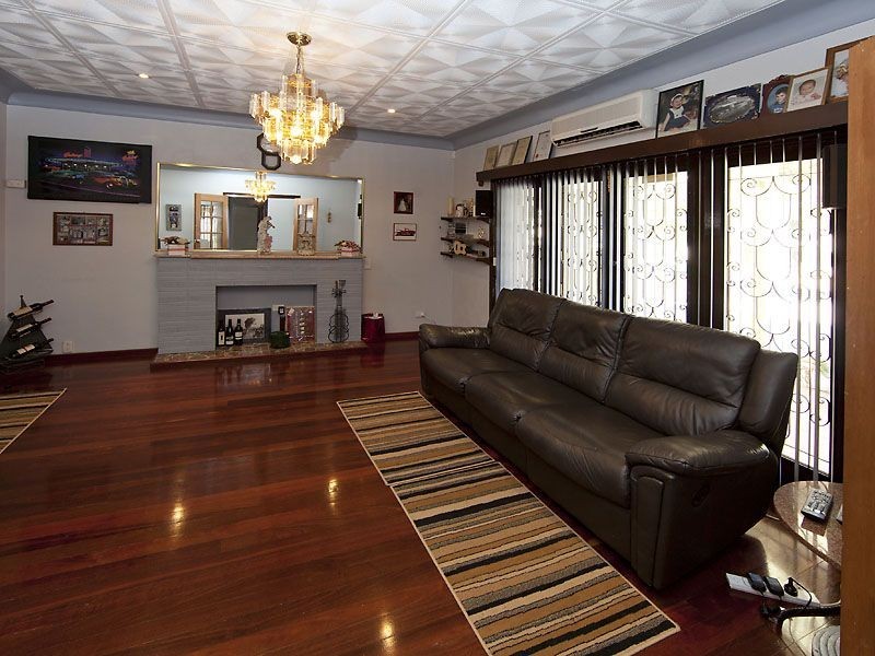 27 Fairway West, Yokine WA 6060