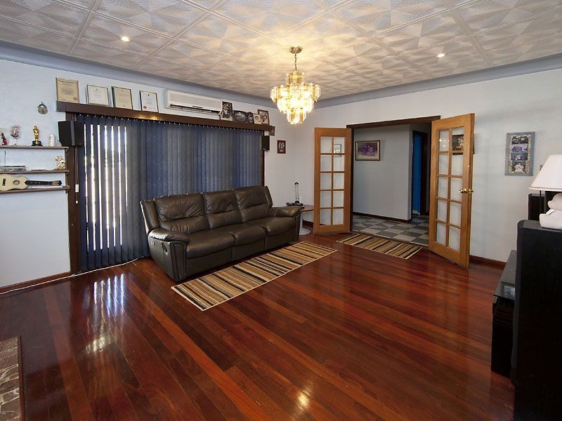 27 Fairway West, Yokine WA 6060