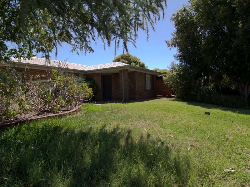 1 Varina Court, Alexander Heights WA 6064