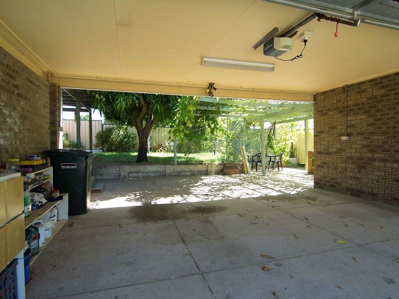 1 Varina Court, Alexander Heights WA 6064