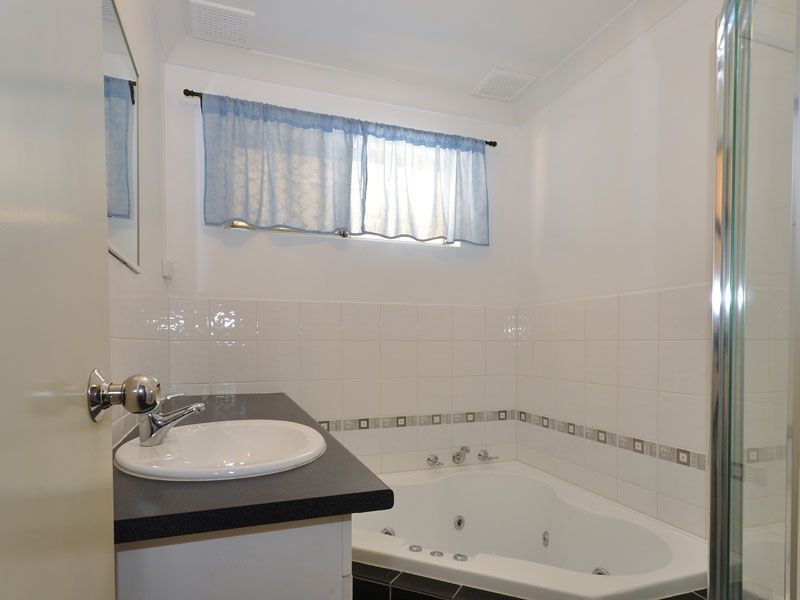 89 Amberton Avenue, Girrawheen WA 6064