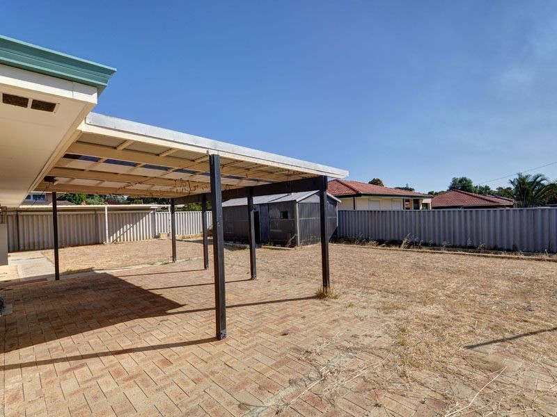 89 Amberton Avenue, Girrawheen WA 6064
