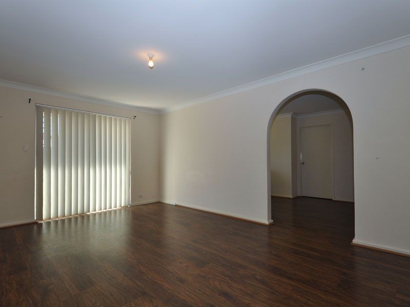 89 Amberton Avenue, Girrawheen WA 6064