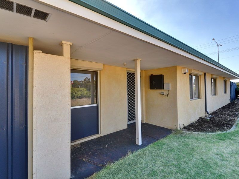 89 Amberton Avenue, Girrawheen WA 6064