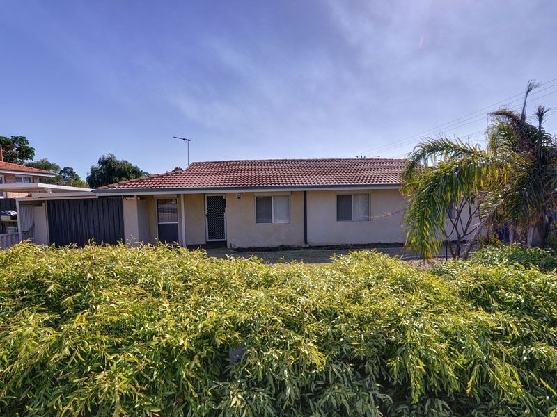 89 Amberton Avenue, Girrawheen WA 6064