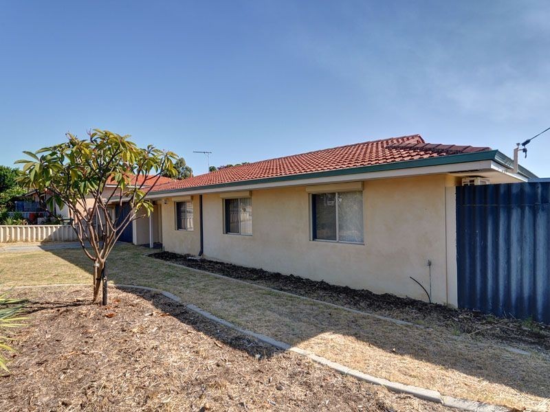 89 Amberton Avenue, Girrawheen WA 6064