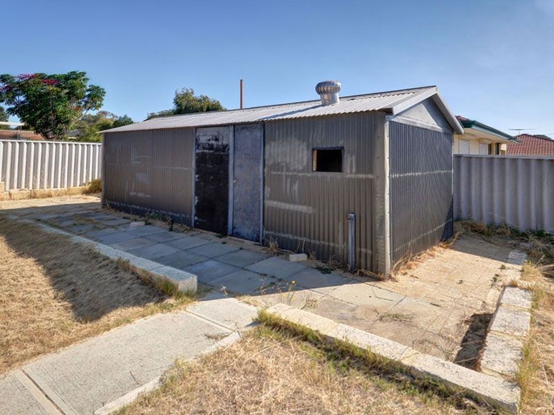 89 Amberton Avenue, Girrawheen WA 6064