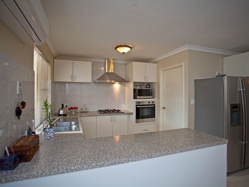 77 Bathgate Loop, Koondoola WA 6064