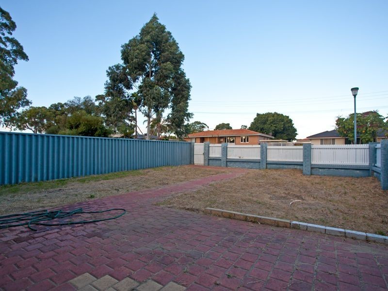 7/26 Salcott Road, Girrawheen WA 6064