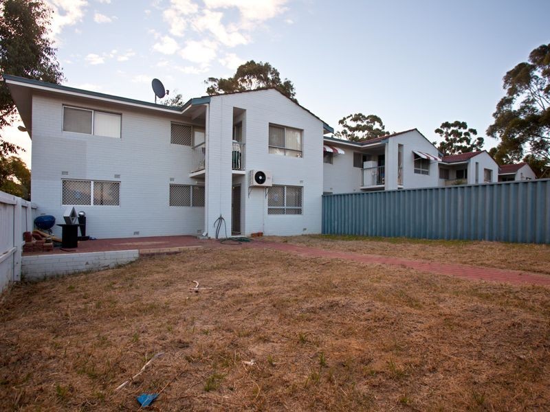 7/26 Salcott Road, Girrawheen WA 6064