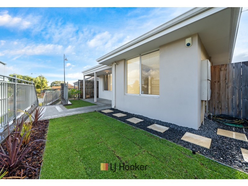 43 Redstone Trail, Ellenbrook WA 6069