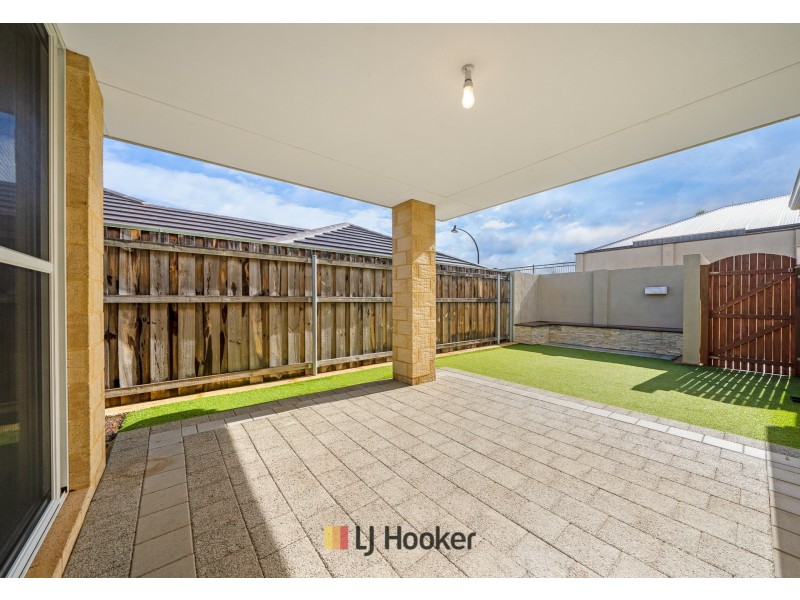 43 Redstone Trail, Ellenbrook WA 6069