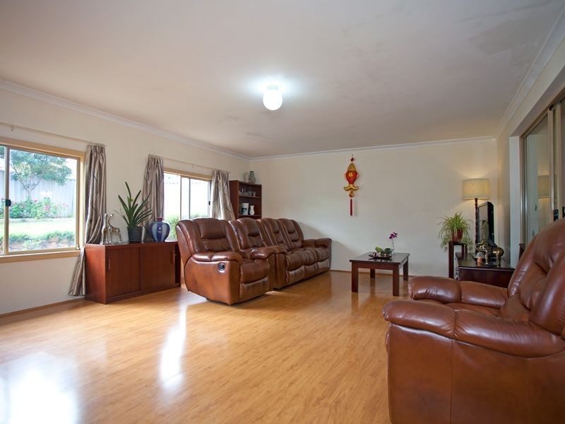 68 Hillcrest Road, Alexander Heights WA 6064