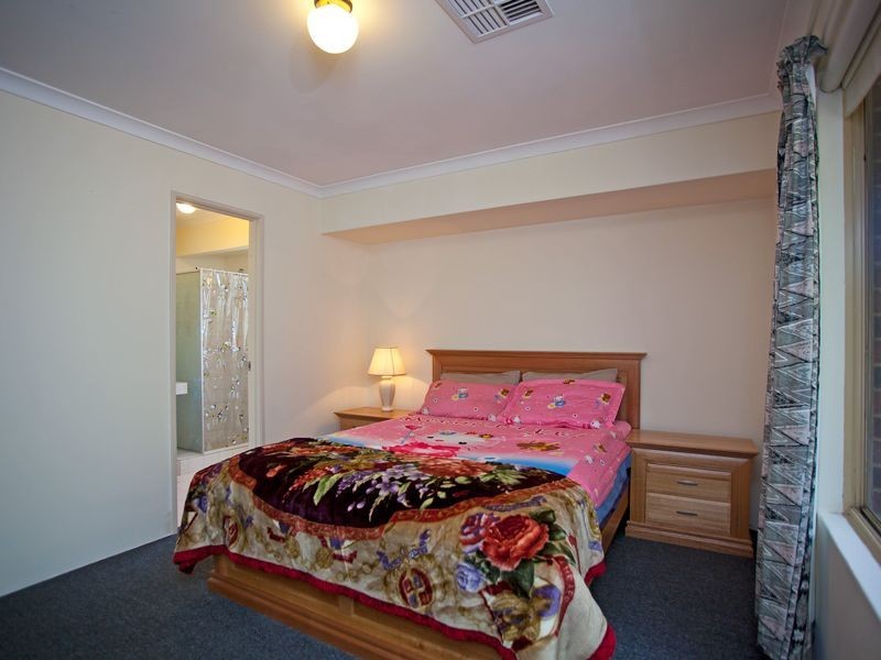 68 Hillcrest Road, Alexander Heights WA 6064