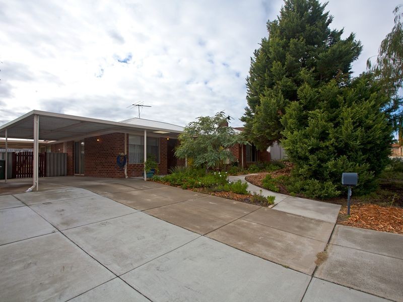 68 Hillcrest Road, Alexander Heights WA 6064