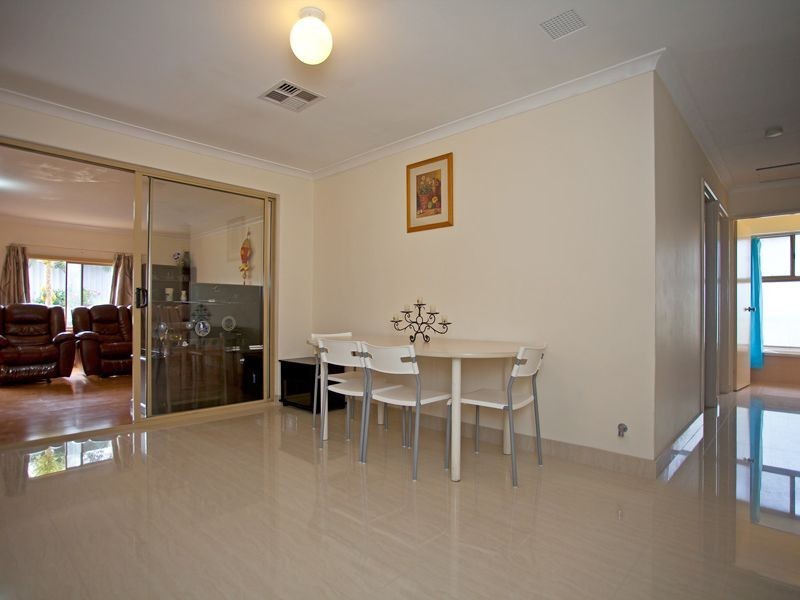 68 Hillcrest Road, Alexander Heights WA 6064