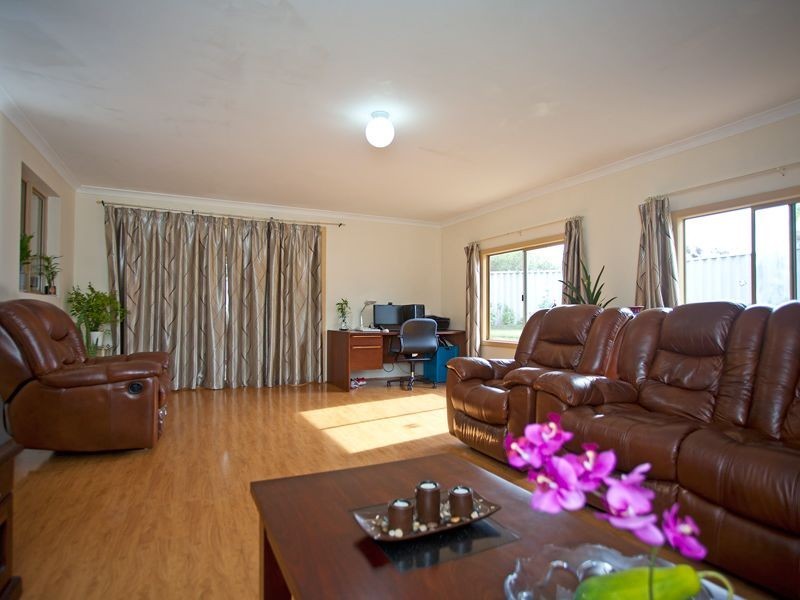 68 Hillcrest Road, Alexander Heights WA 6064