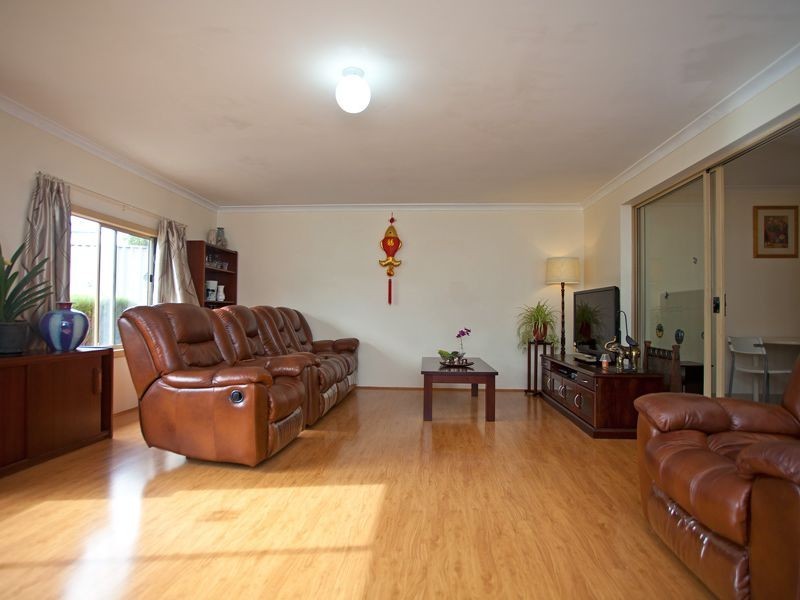 68 Hillcrest Road, Alexander Heights WA 6064