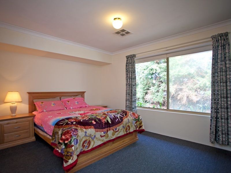 68 Hillcrest Road, Alexander Heights WA 6064