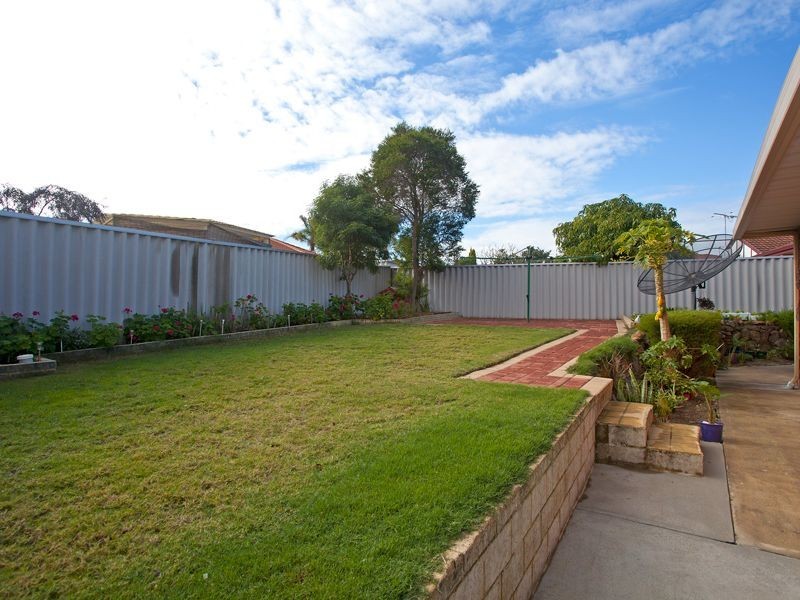 68 Hillcrest Road, Alexander Heights WA 6064