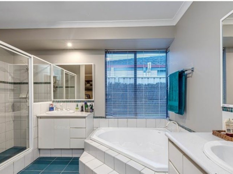 7 The BridgeWay, Canning Vale WA 6155
