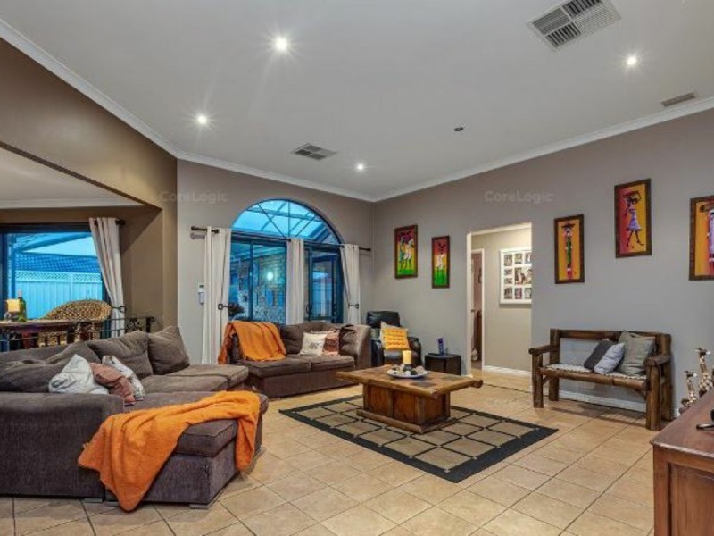 7 The BridgeWay, Canning Vale WA 6155