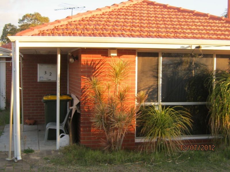 32 Templeton Crescent, Girrawheen WA 6064