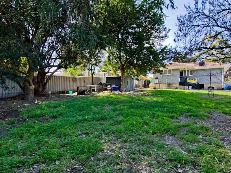 5 Oldfield Road, Girrawheen WA 6064