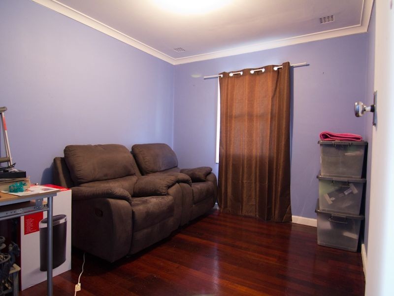 5 Oldfield Road, Girrawheen WA 6064