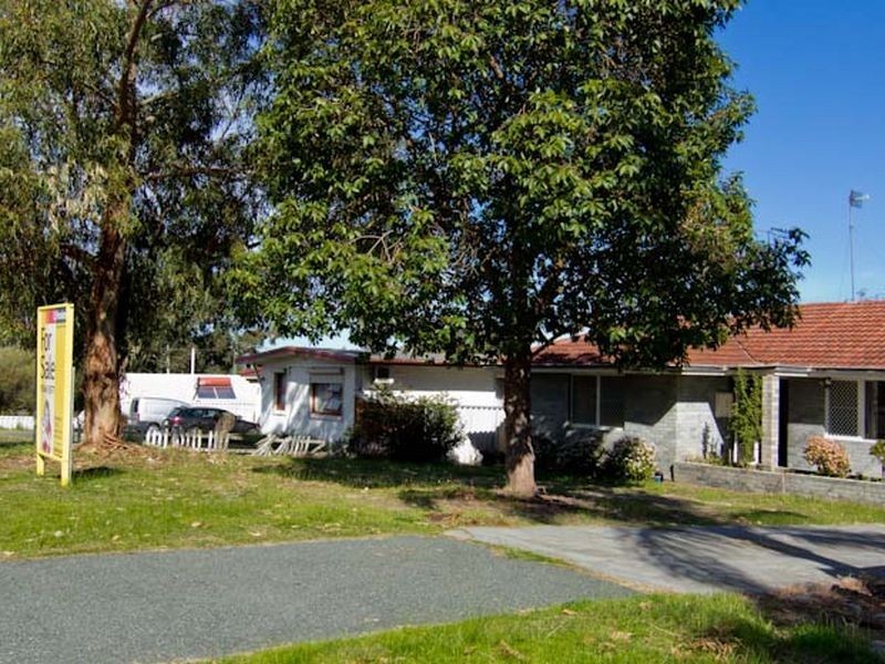 5 Oldfield Road, Girrawheen WA 6064