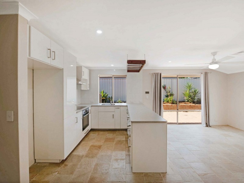 6 Speargrass Close, Alexander Heights WA 6064