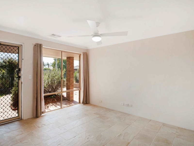 6 Speargrass Close, Alexander Heights WA 6064