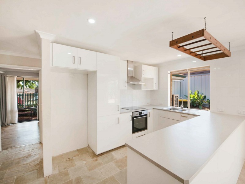 6 Speargrass Close, Alexander Heights WA 6064