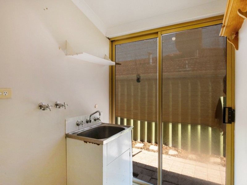 6 Speargrass Close, Alexander Heights WA 6064