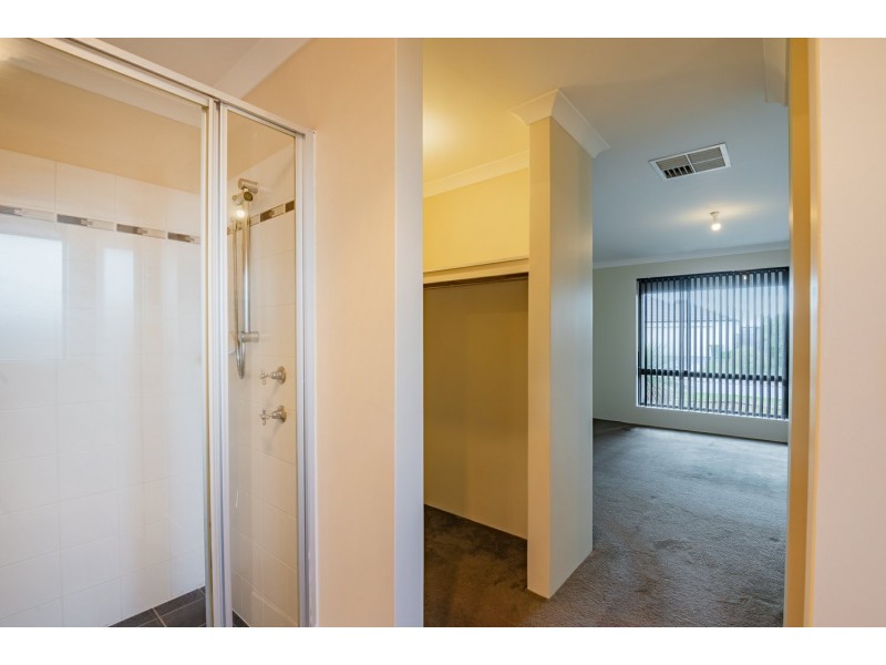 5 Riverland Drive, Ellenbrook WA 6069