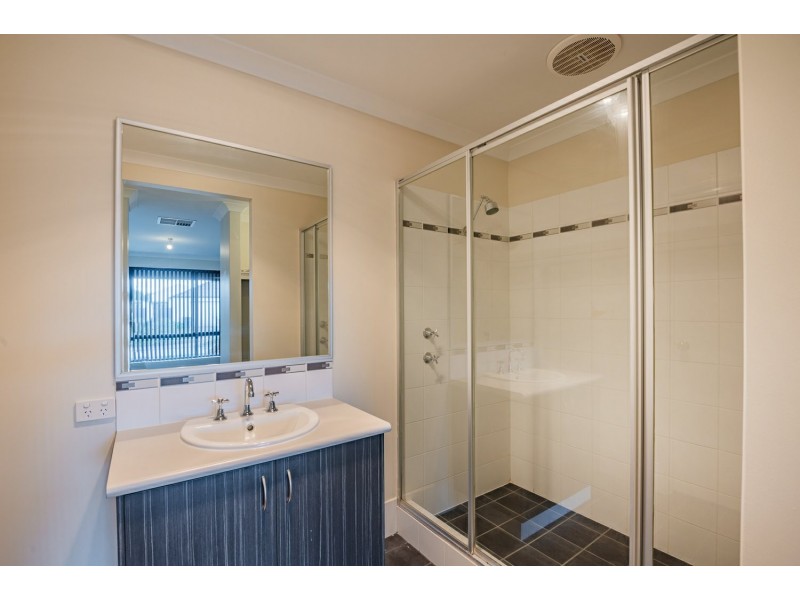 5 Riverland Drive, Ellenbrook WA 6069