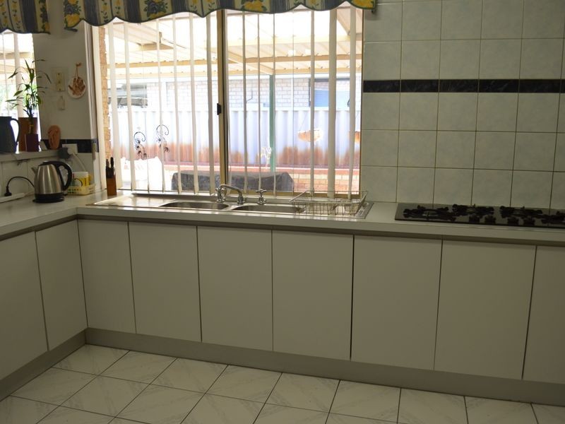 14 Aussat Drive, Eden Hill WA 6054