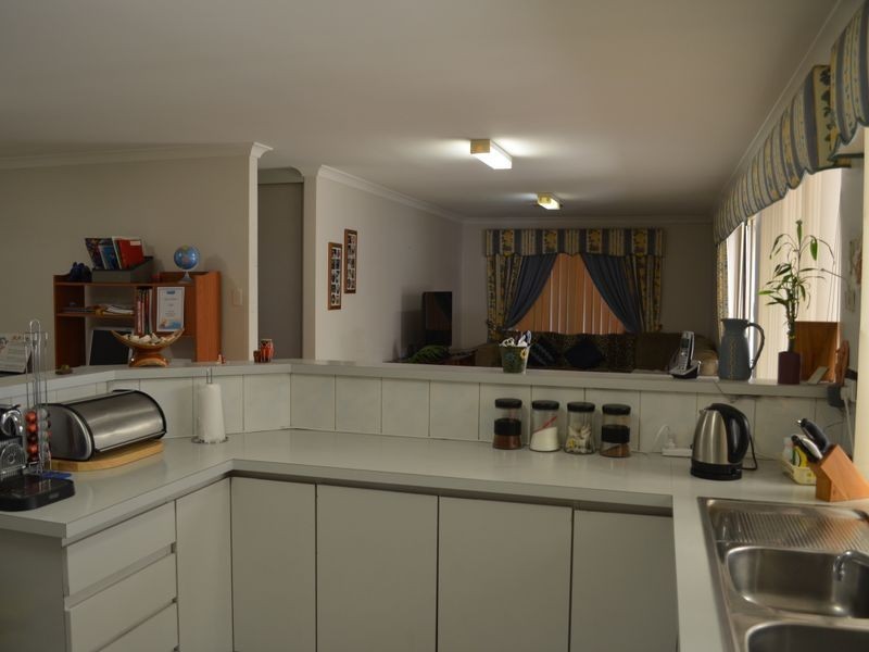 14 Aussat Drive, Eden Hill WA 6054