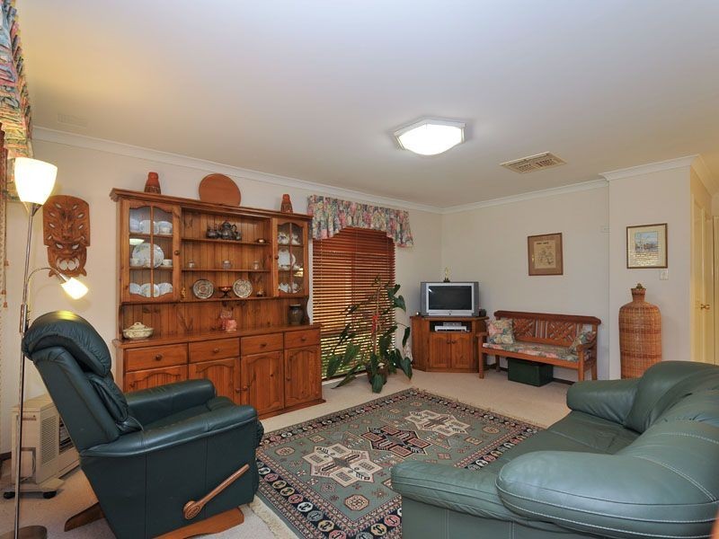 7 Felicia Court, Dianella WA 6059