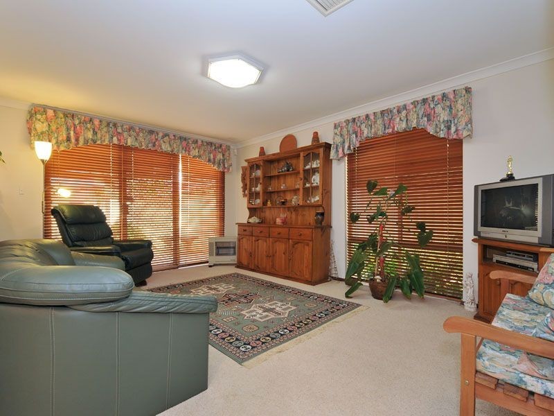 7 Felicia Court, Dianella WA 6059