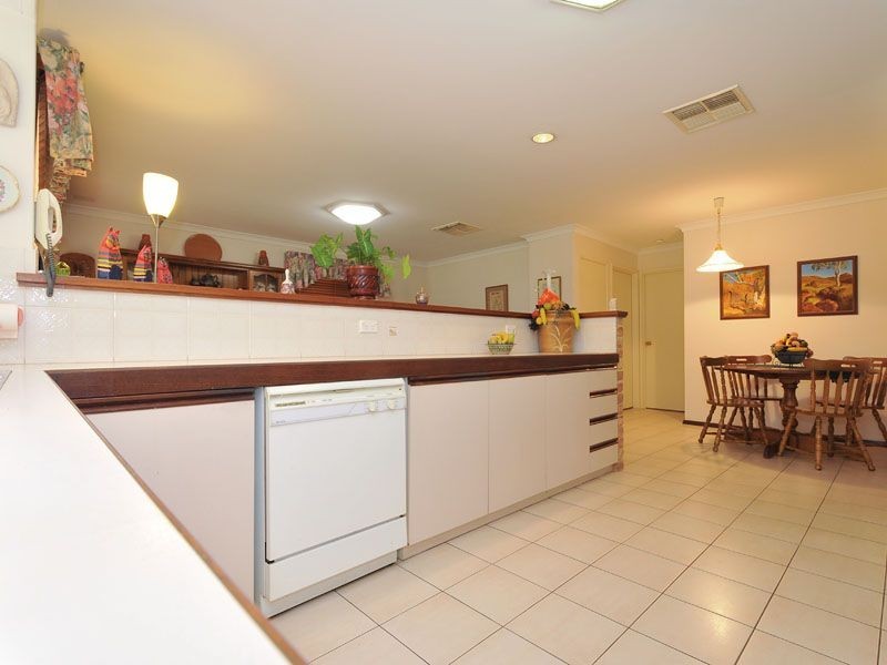 7 Felicia Court, Dianella WA 6059