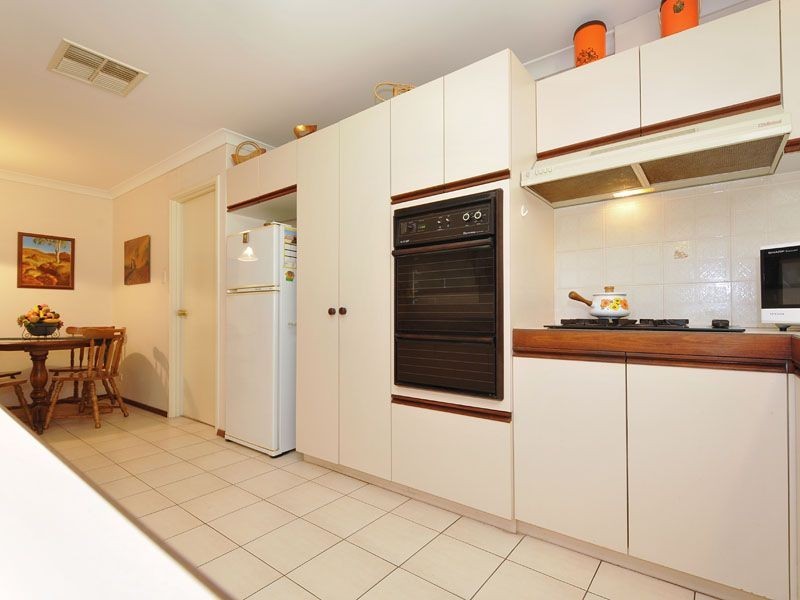 7 Felicia Court, Dianella WA 6059