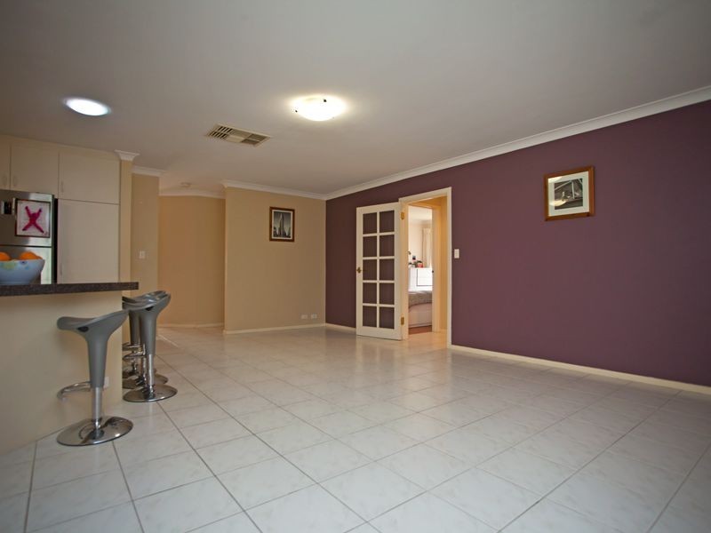 8 Porpoise Court, Coogee WA 6166