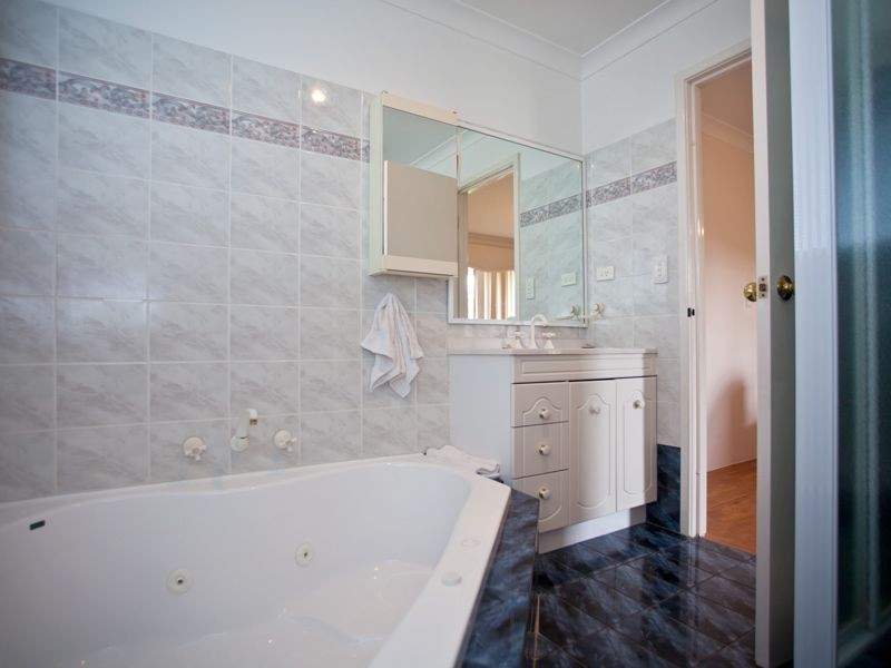 8 Porpoise Court, Coogee WA 6166