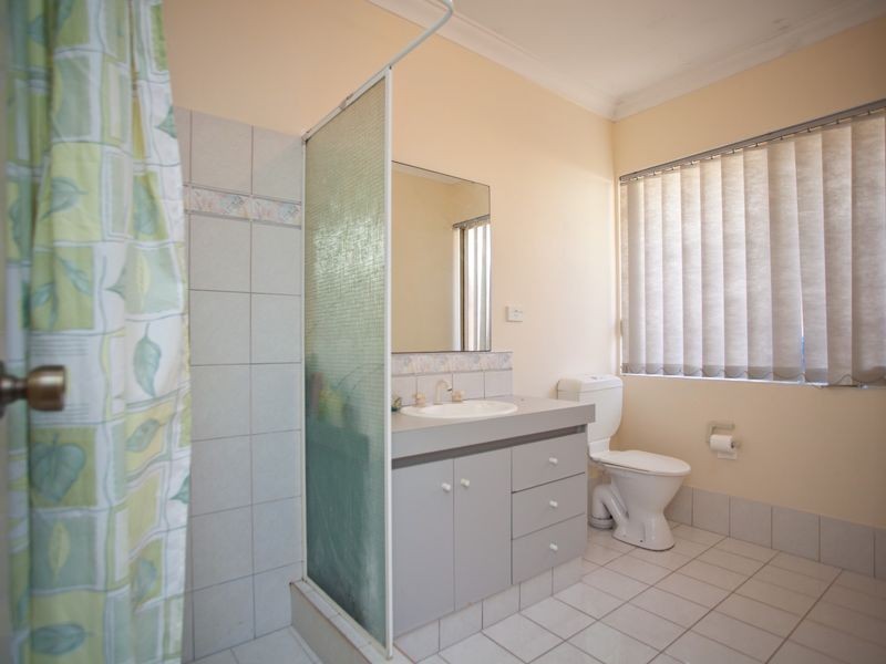 18 Claredon Court, Alexander Heights WA 6064