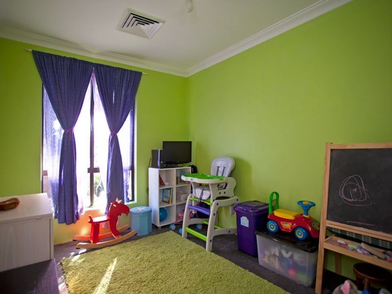 8 Steedman Loop, Mirrabooka WA 6061