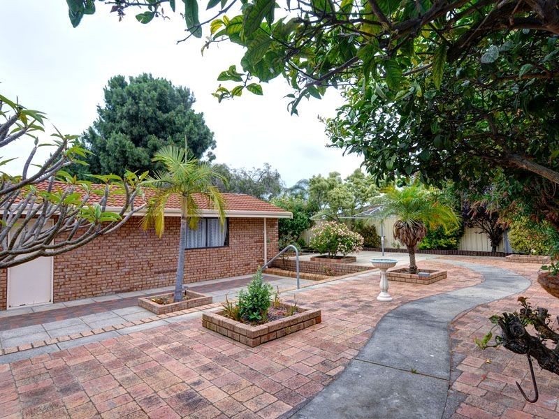 54 Dampier Loop, Mirrabooka WA 6061