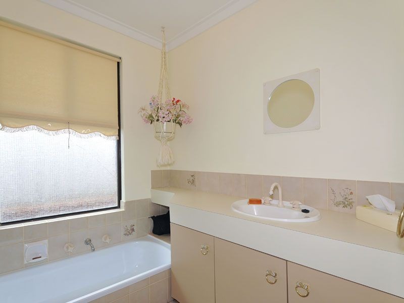 54 Dampier Loop, Mirrabooka WA 6061