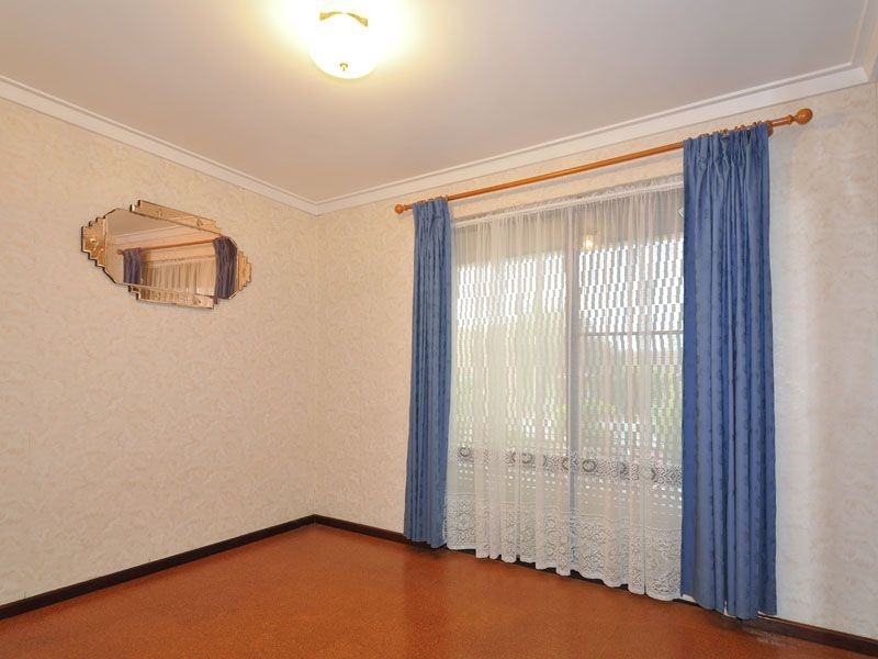 54 Dampier Loop, Mirrabooka WA 6061